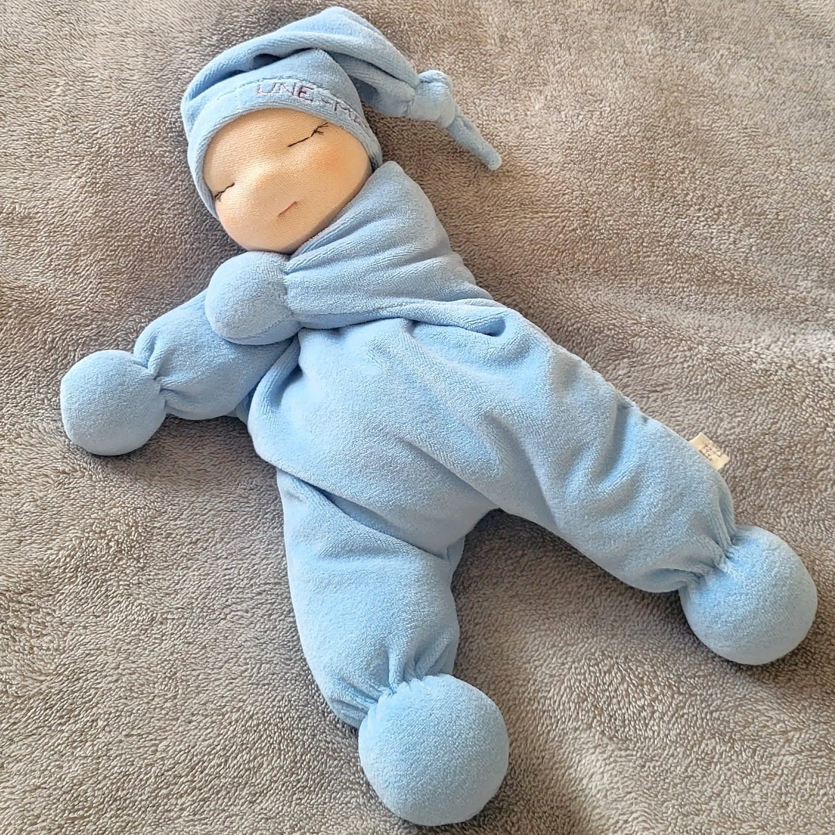 Une-Mati, waldorf stiilis kaisunukk